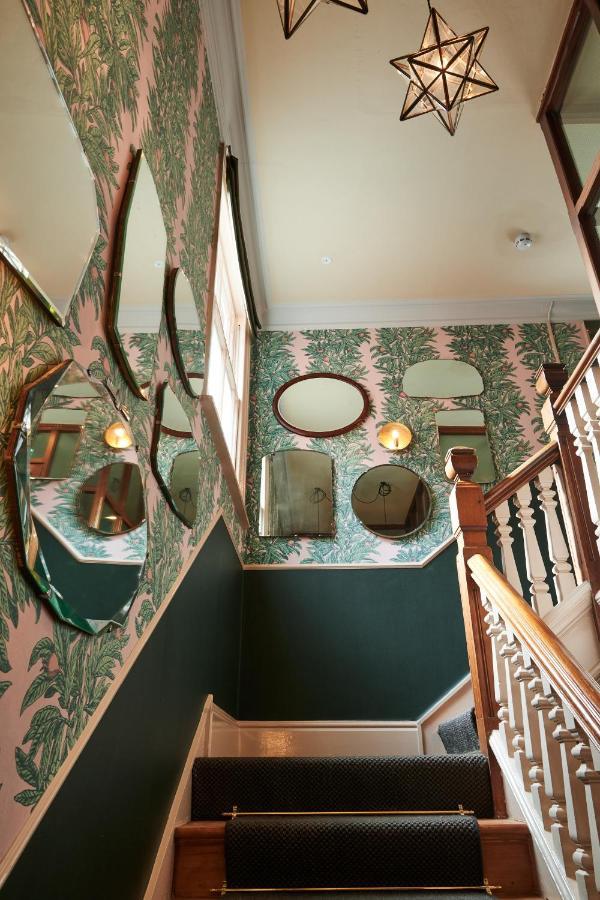 The Kings Arms Hotel Удсток Екстериор снимка