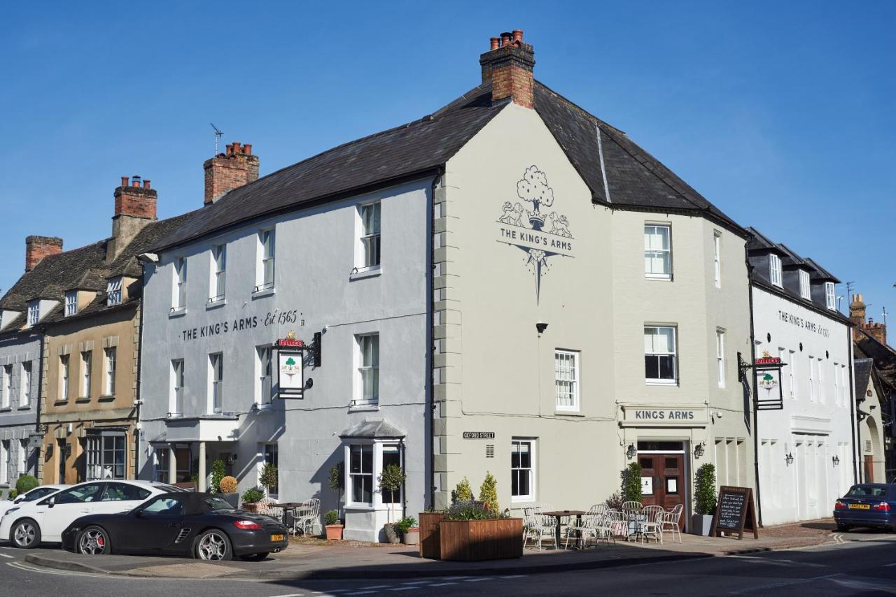 The Kings Arms Hotel Удсток Екстериор снимка