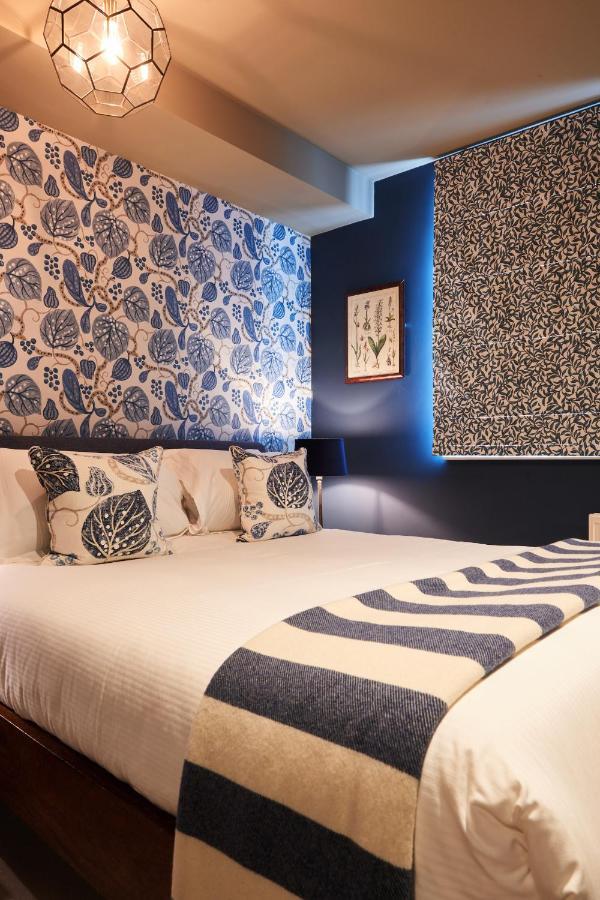 The Kings Arms Hotel Удсток Екстериор снимка