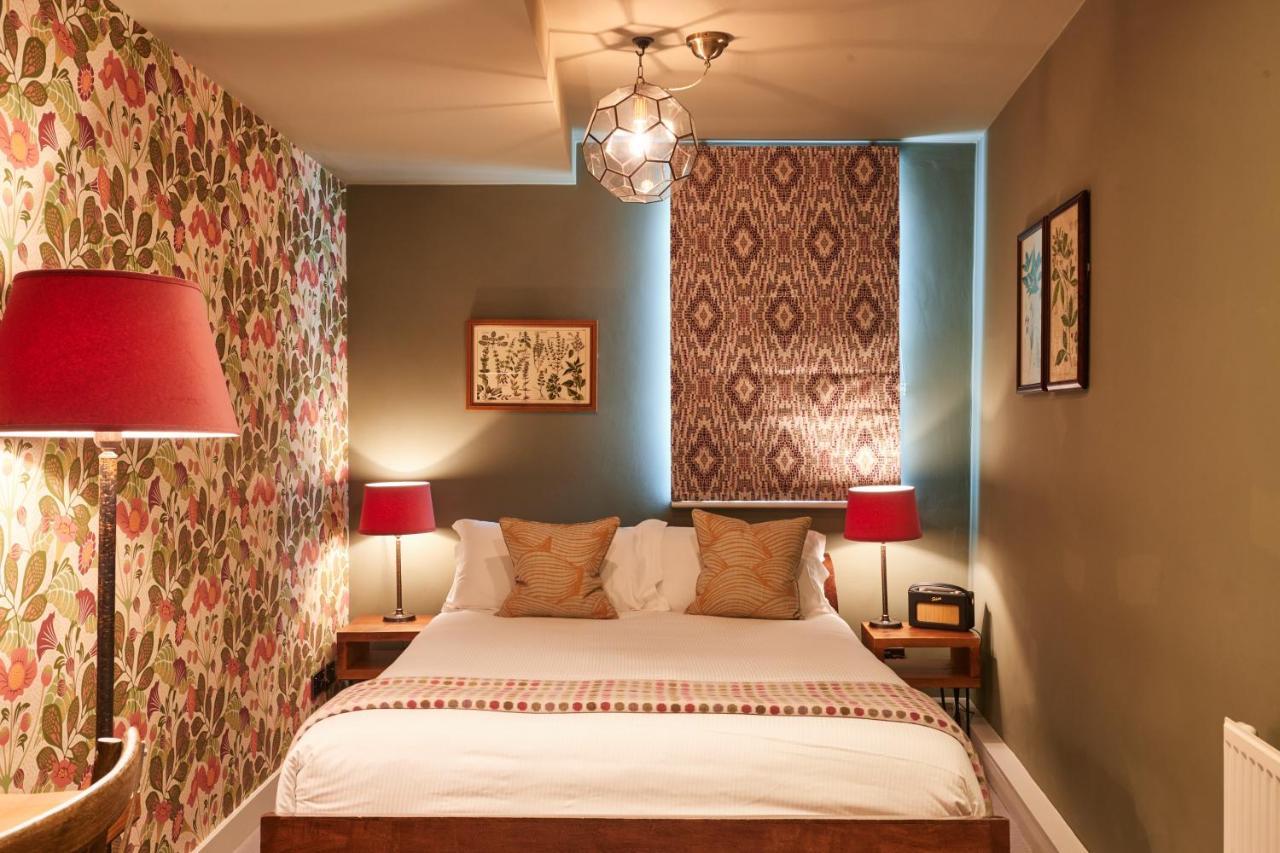 The Kings Arms Hotel Удсток Екстериор снимка