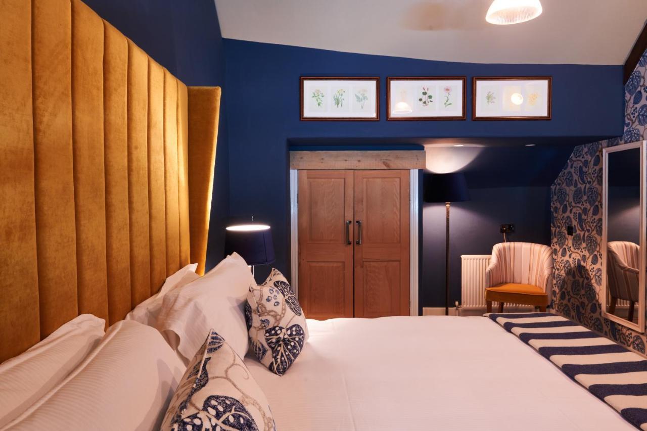 The Kings Arms Hotel Удсток Екстериор снимка