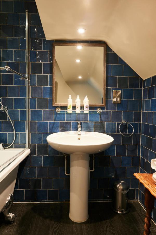 The Kings Arms Hotel Удсток Екстериор снимка