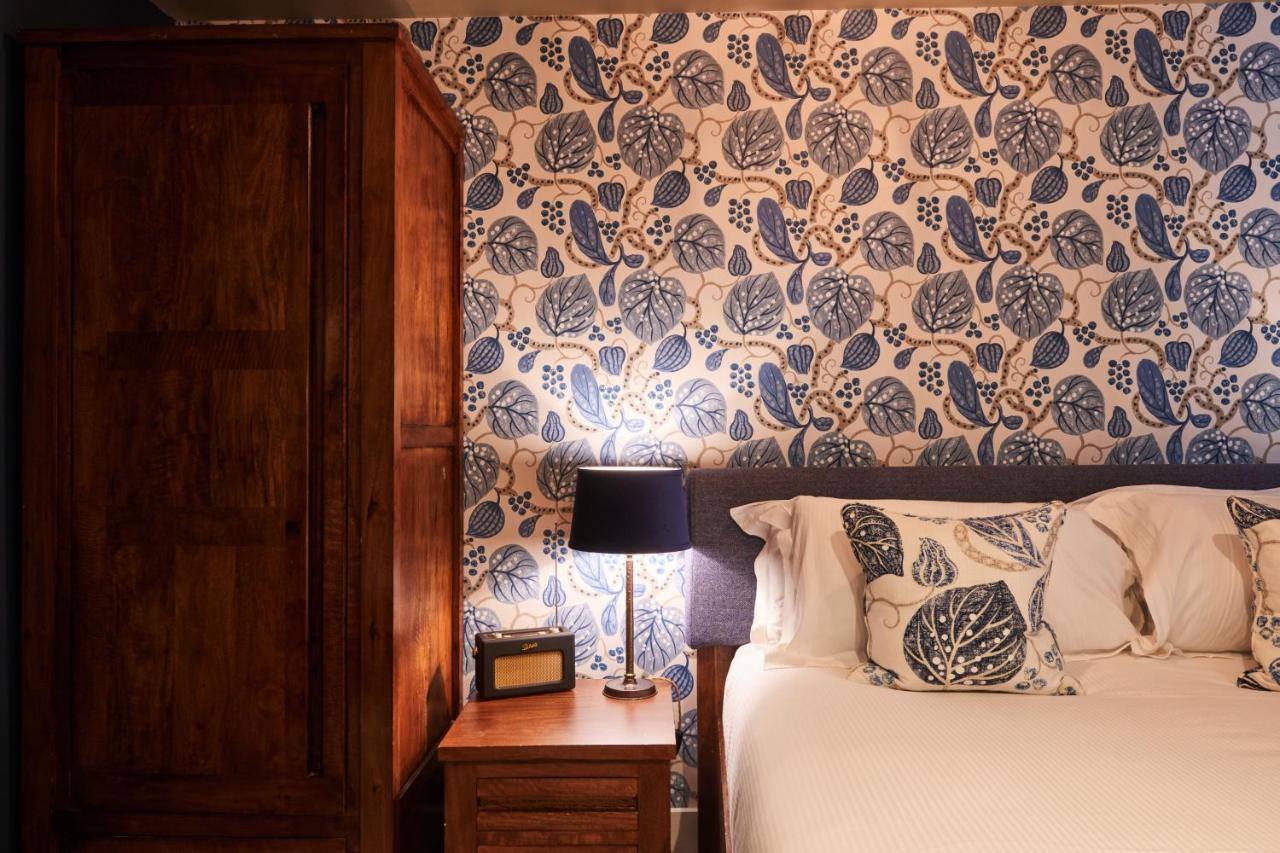 The Kings Arms Hotel Удсток Екстериор снимка