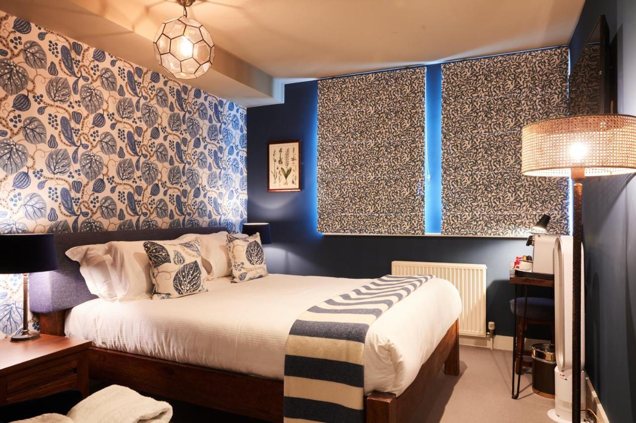 The Kings Arms Hotel Удсток Екстериор снимка
