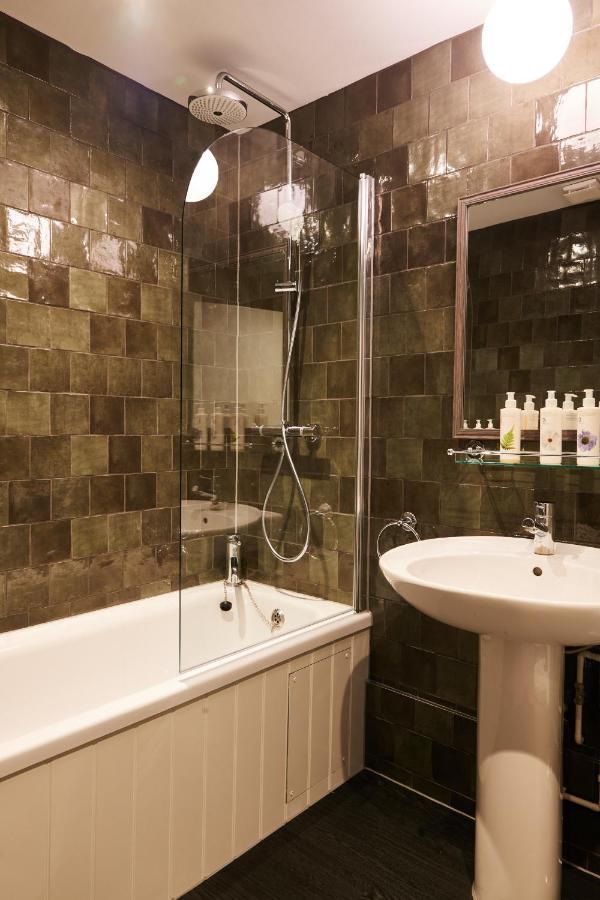 The Kings Arms Hotel Удсток Екстериор снимка